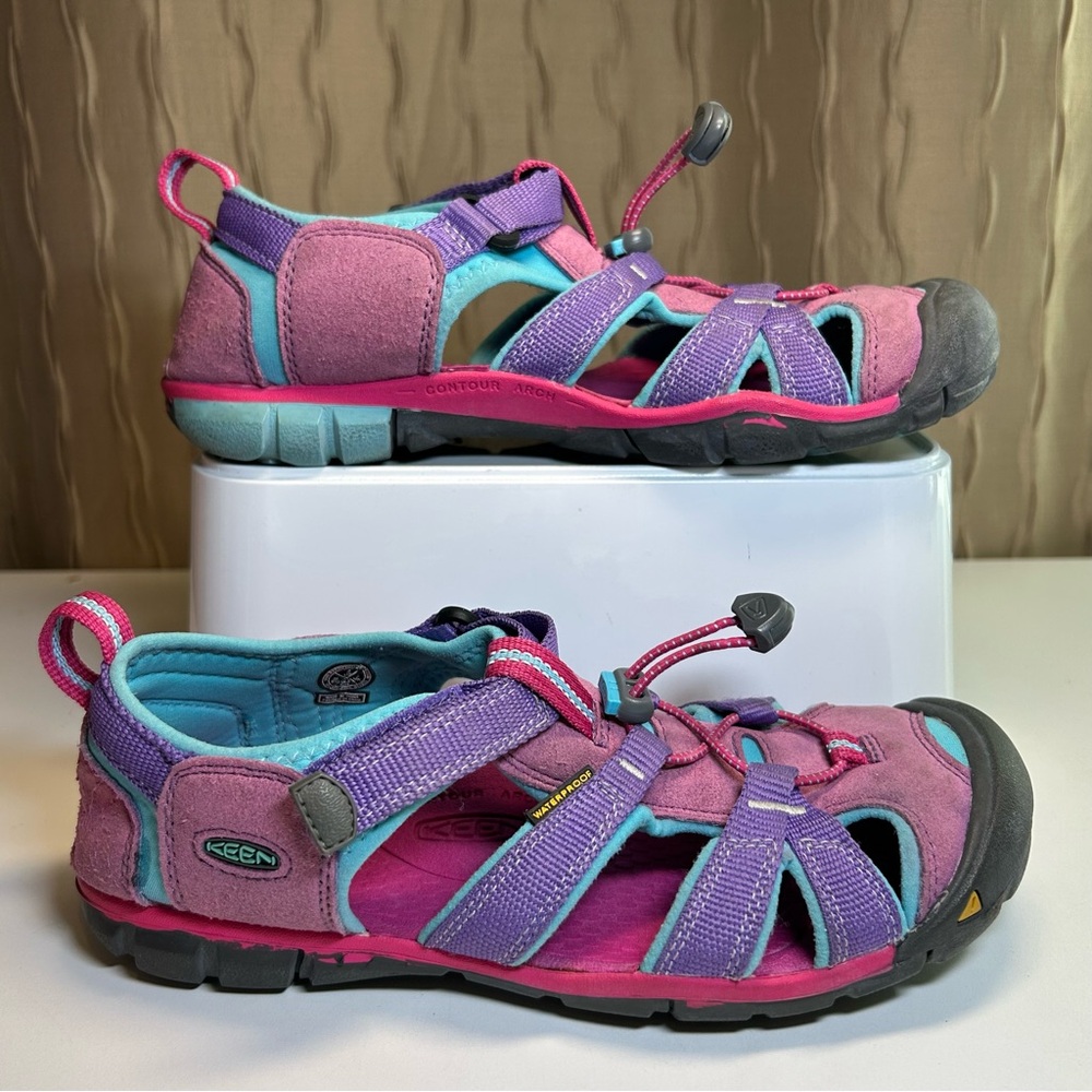 Keen Seacamp II CNX Youth 4 Closed Toe Toggle Lace Purple Pink Teal 1014477
